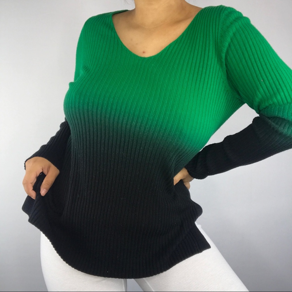 Y2k Ombre Pullover Vneck Sweatshirt. Green/Black